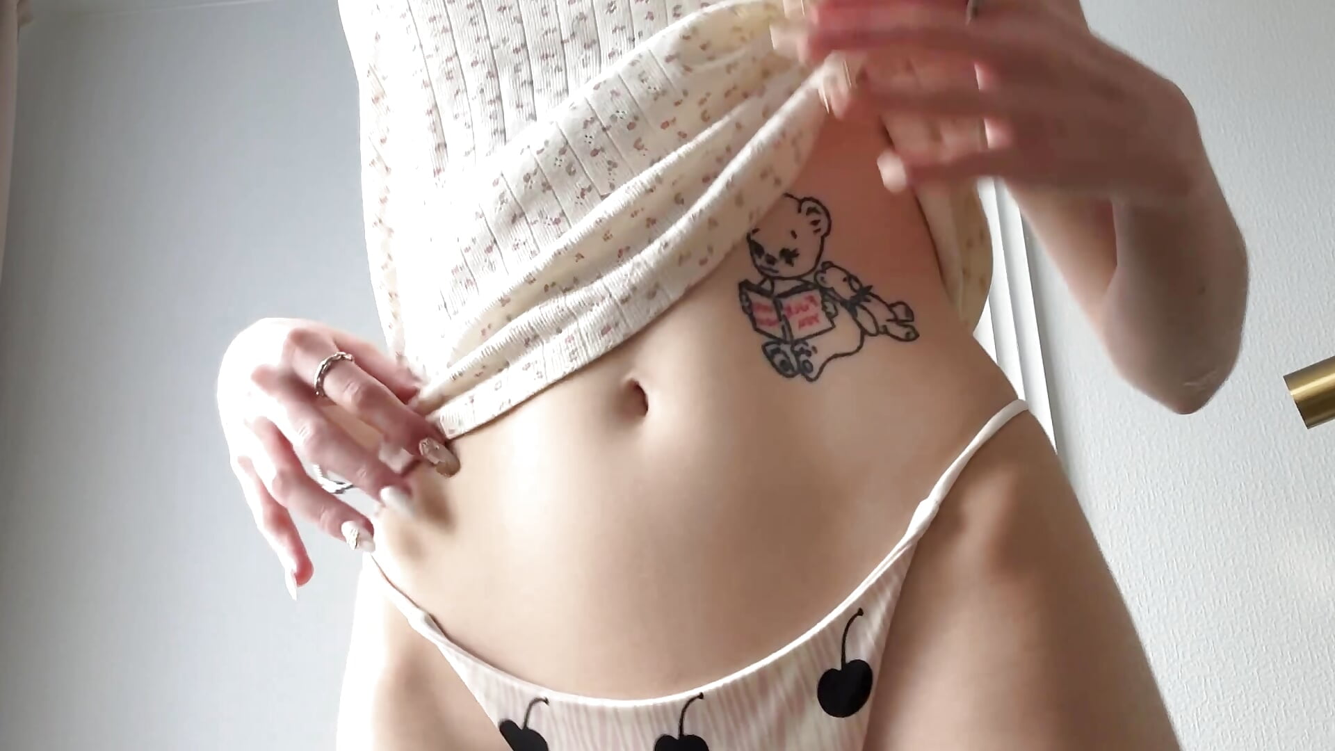 Sun - video by SMELLSEX cam model