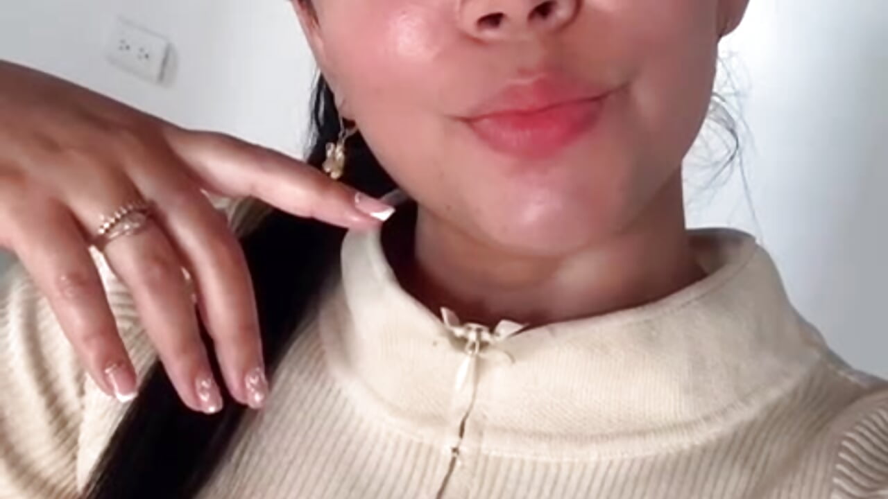 🍑 - video by hillary_chen cam model