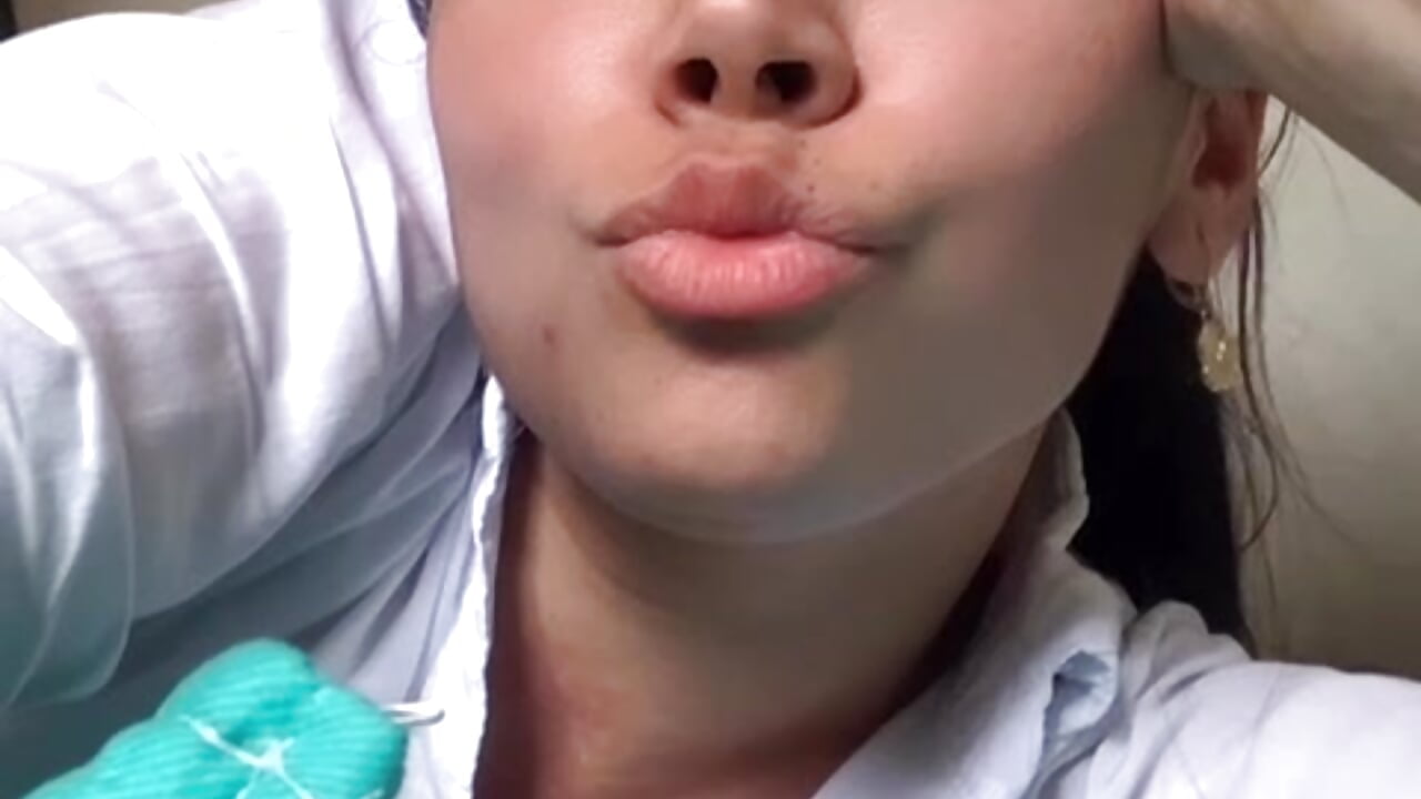 😎🍾 - video by hillary_chen cam model