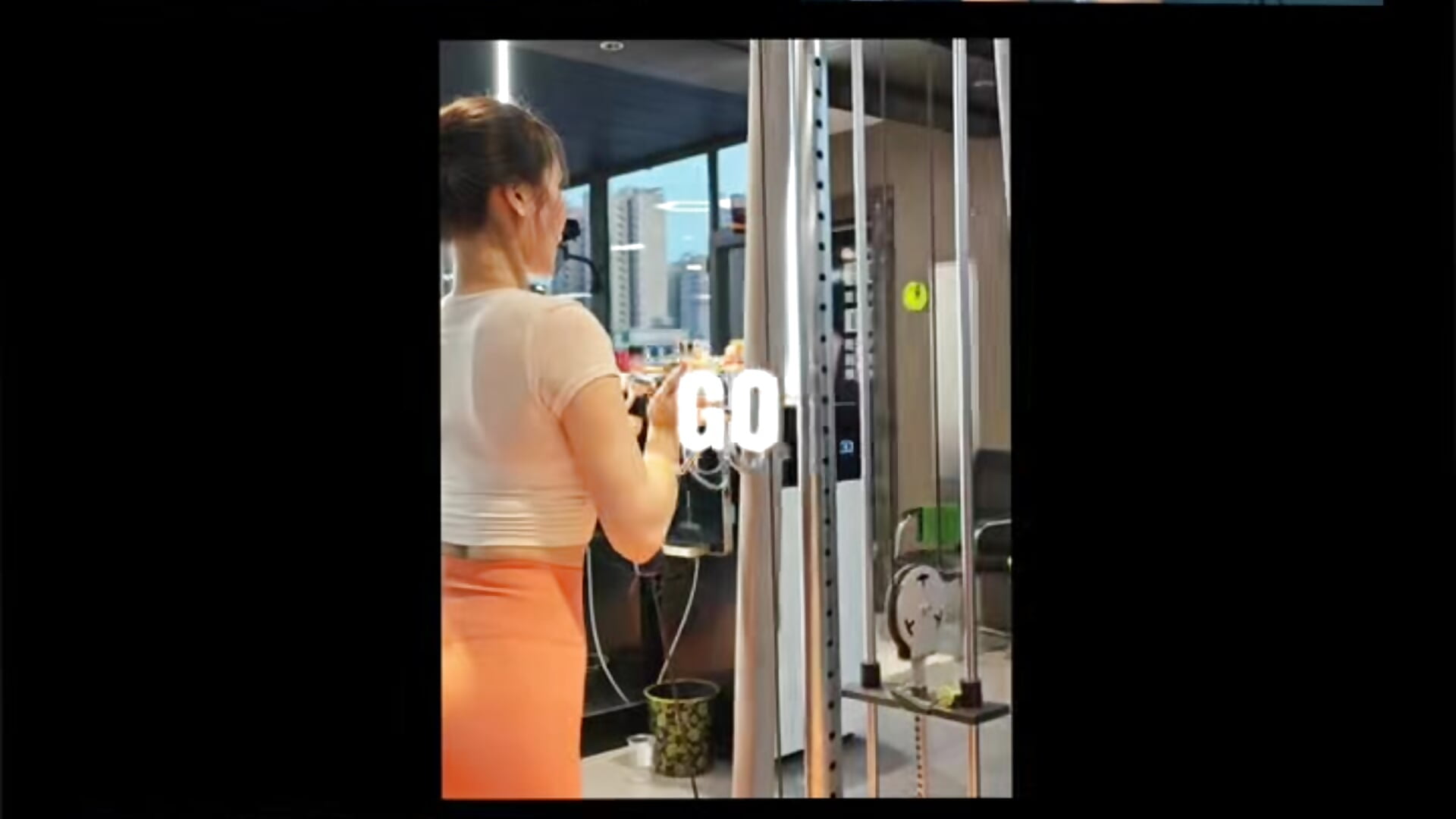 健身房色色瑜伽裤勒出小馒头 - yuer2563 캠 모델의 동영상