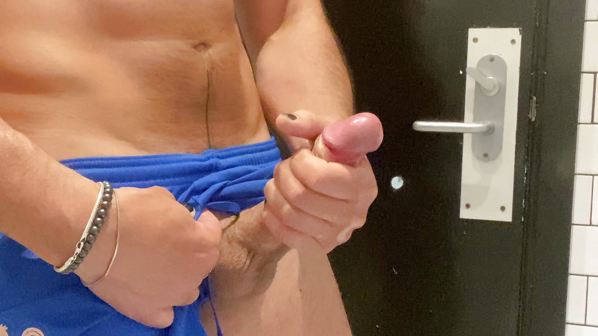 Une grosse éjaculation - video by AlexFrenchXXL cam model