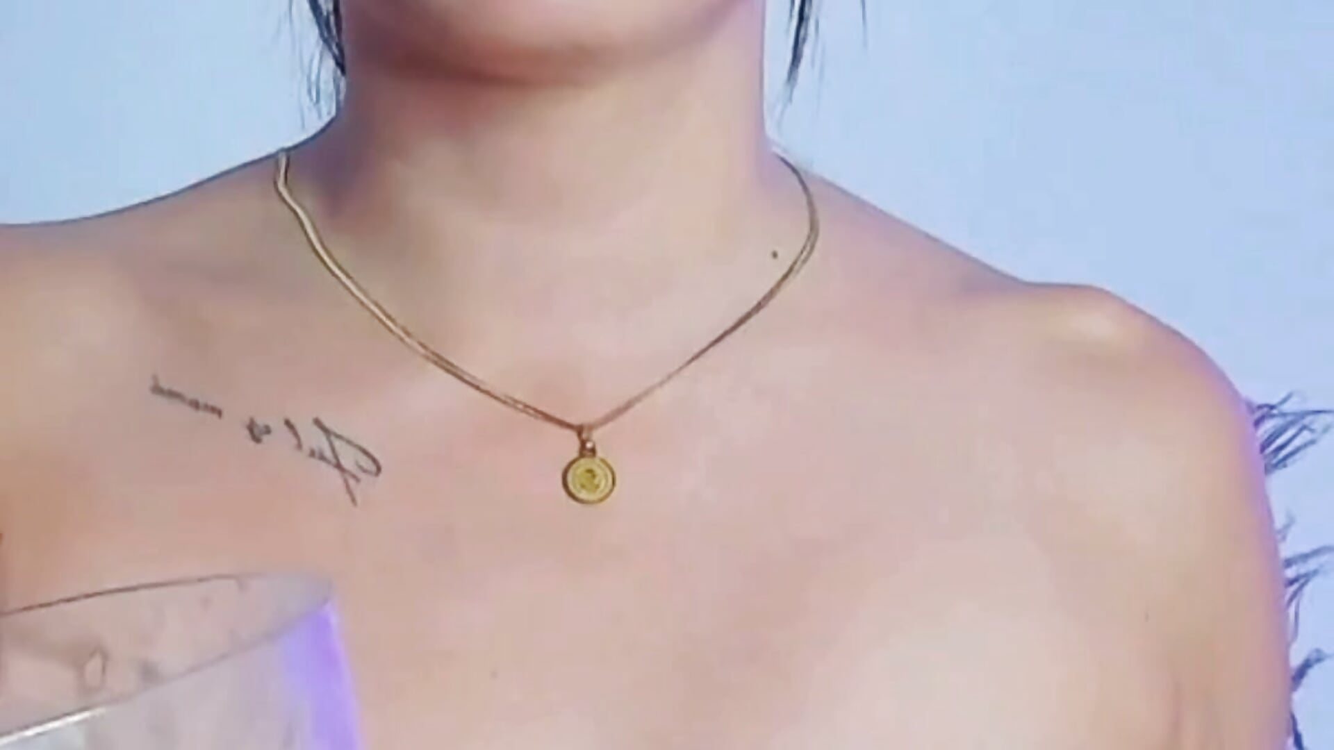 😁😈 - video by hailey_hadid cam model