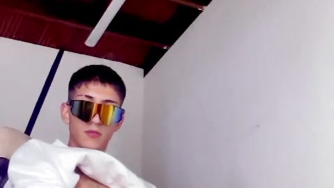 😳cum 🔥 - video by sotooliver3 cam model