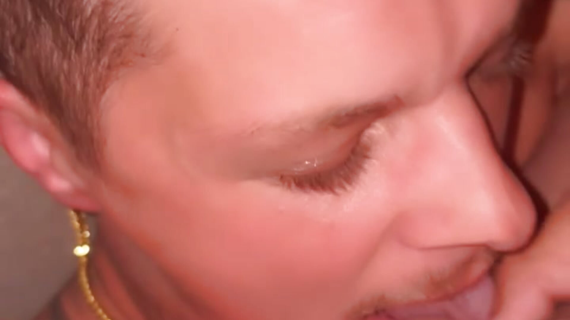 Squirt on face - Vídeo de Cozella69, modelo de vídeos