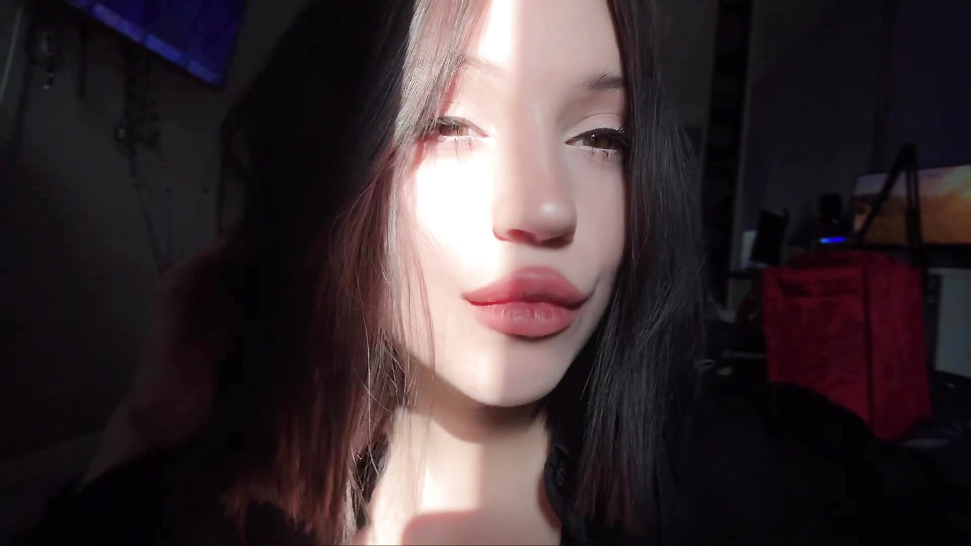 Beautiful Wanda🥰 - video by YourLittleDevil cam model