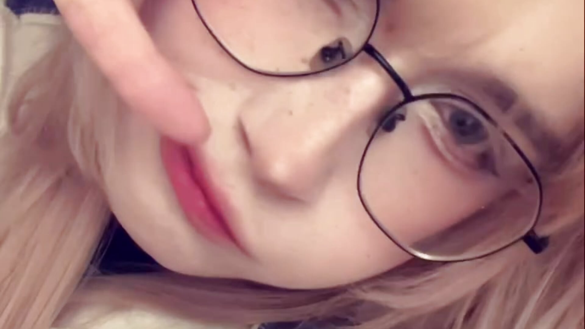 me >_< - فيديو من cutetomie موديل الكام