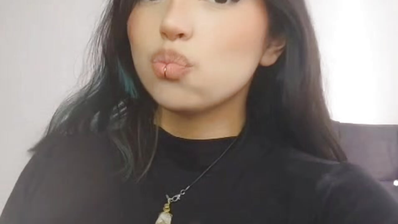 lick my lips - video by sammy_bunny1 cam model