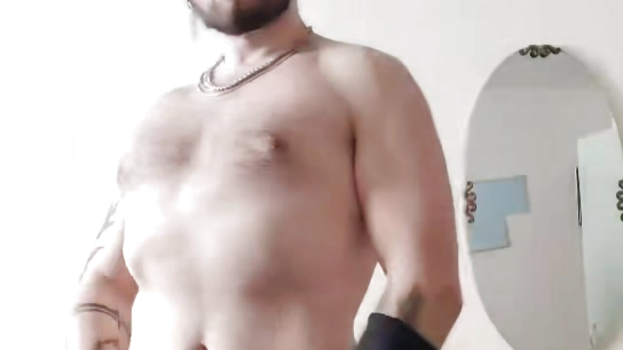 Flexing fuck yeah - video by Mike_Platano cam model