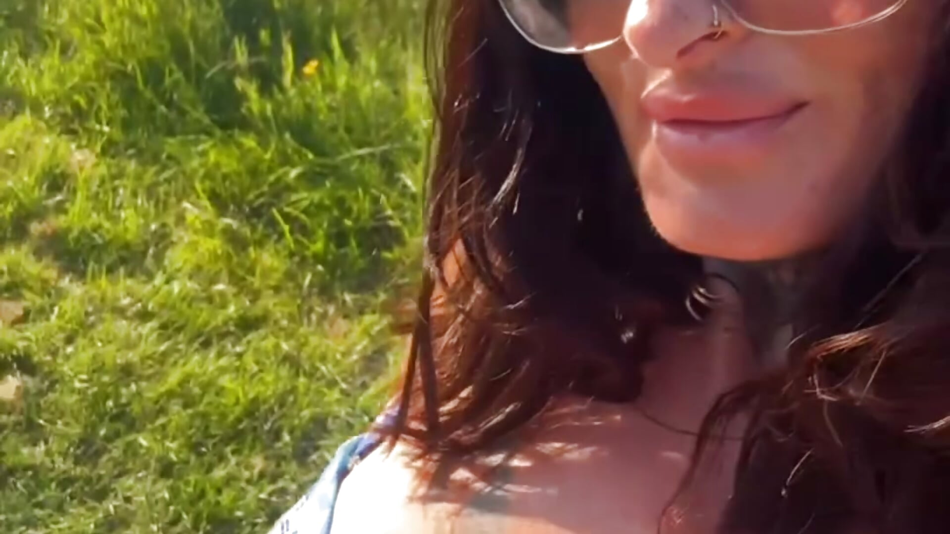 Lakeside naughty fun Mommy in bikini 🍒 - Video von Irish_Scarlet_Squirt Cam-Model