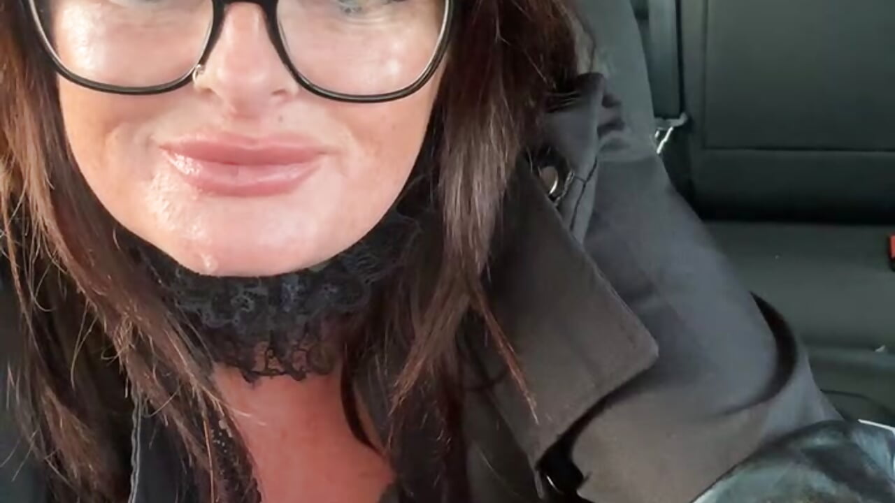 Here’s a taste of my private shows💦# episode 1 – видео вебкам-модели ScarletEire