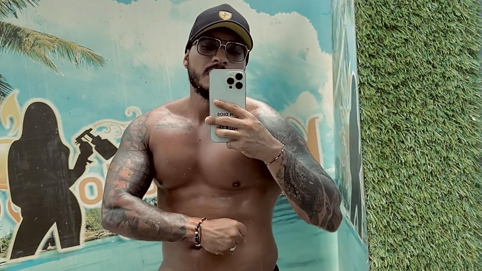 VIDEO BRONCEANDOME - video by Mrernest cam model