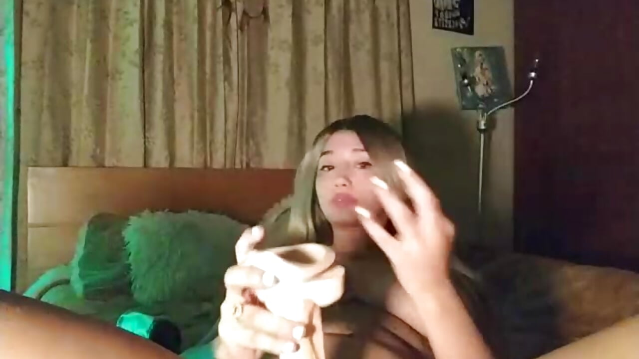 Please, more depth 🤤 - clip cu Ariana_bb model videochat