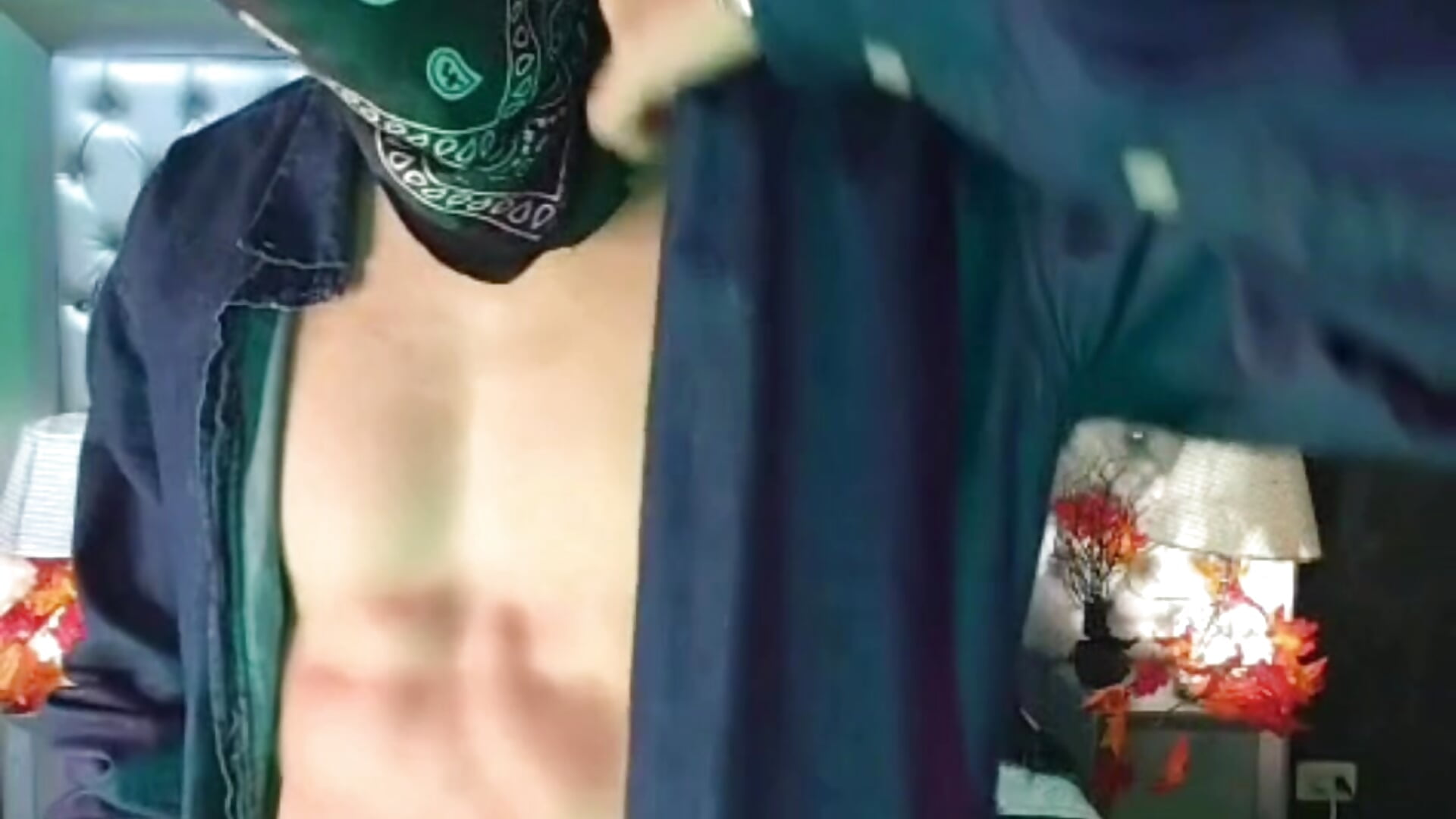 I am the bull that wants to fill you with milk - video by JhosuaCollins_ cam model