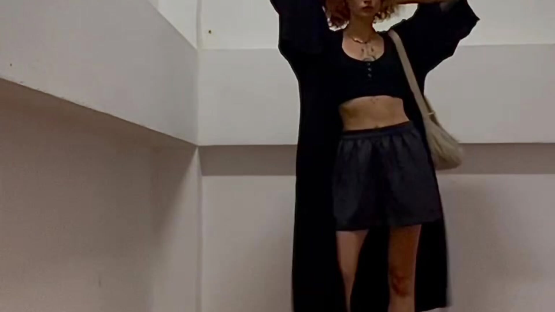 Look for an evening walk around the city - video by __grace__ cam model