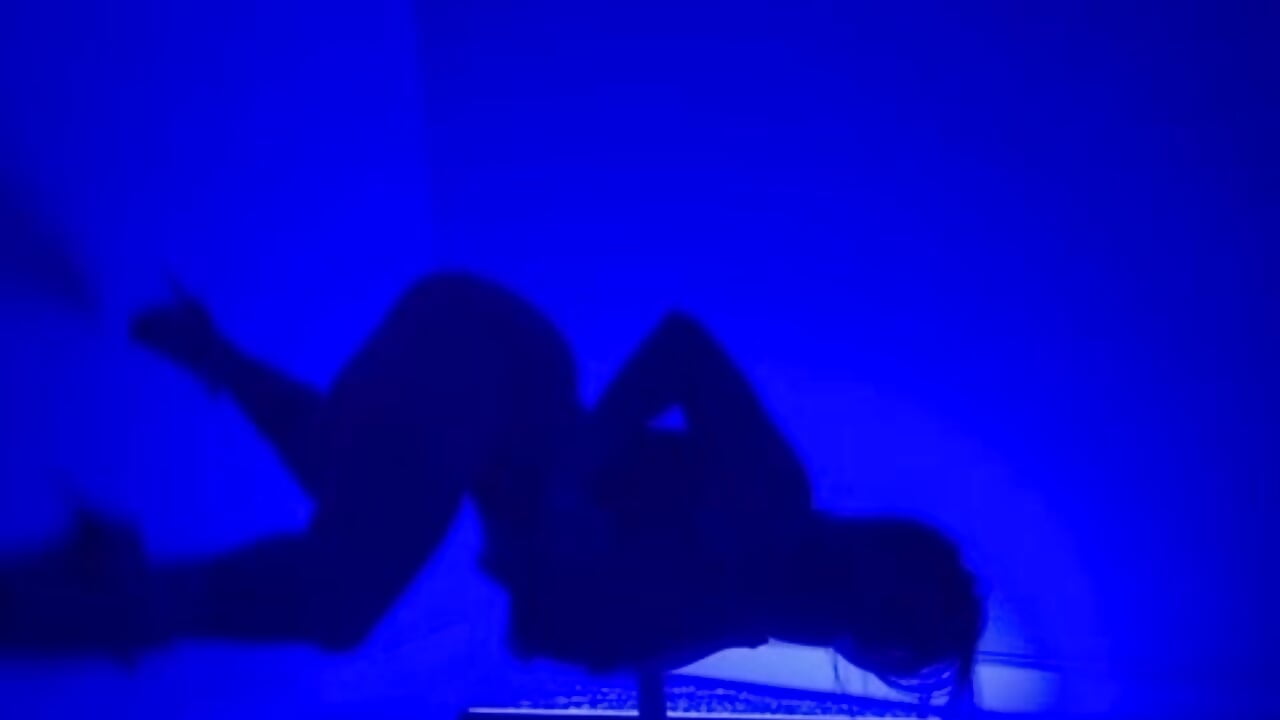 hot dance - clip cu Miablueye model videochat