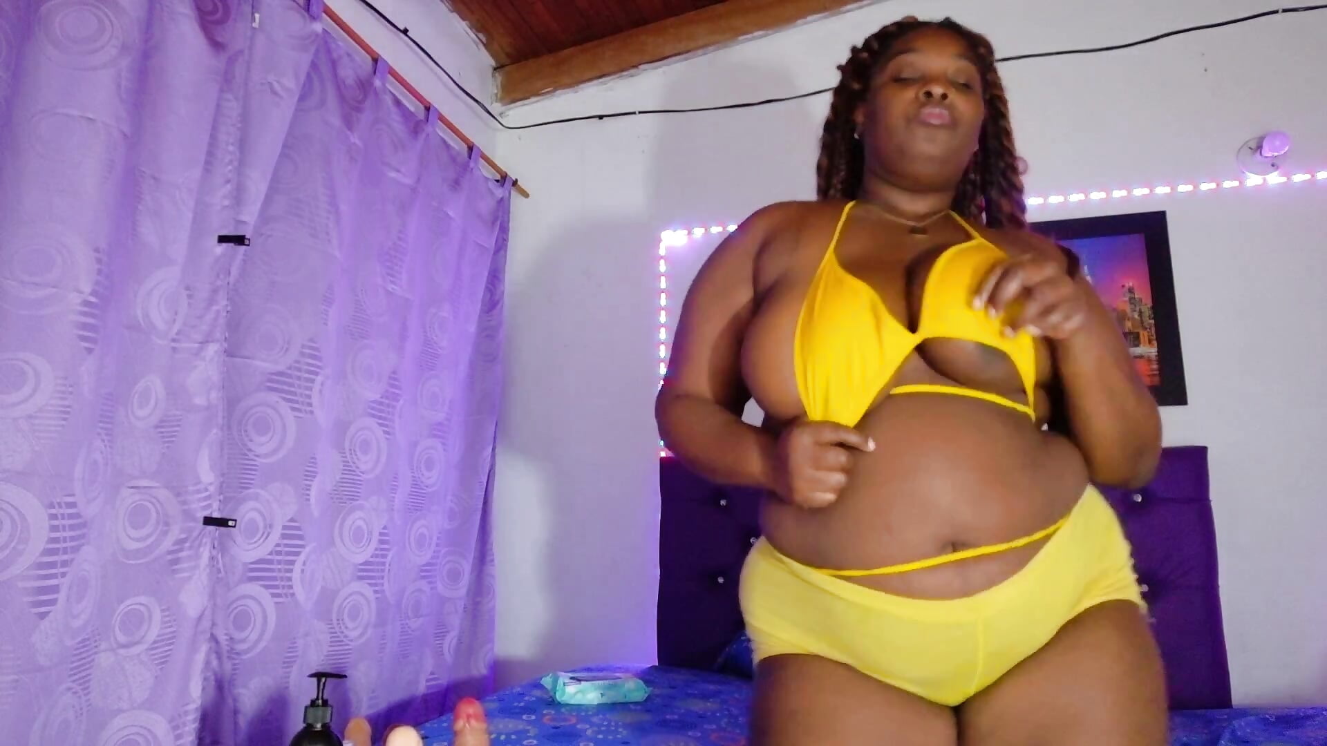 Come celebrate Christmas with me 🎁 - video by ebony_NeighborMoans cam model