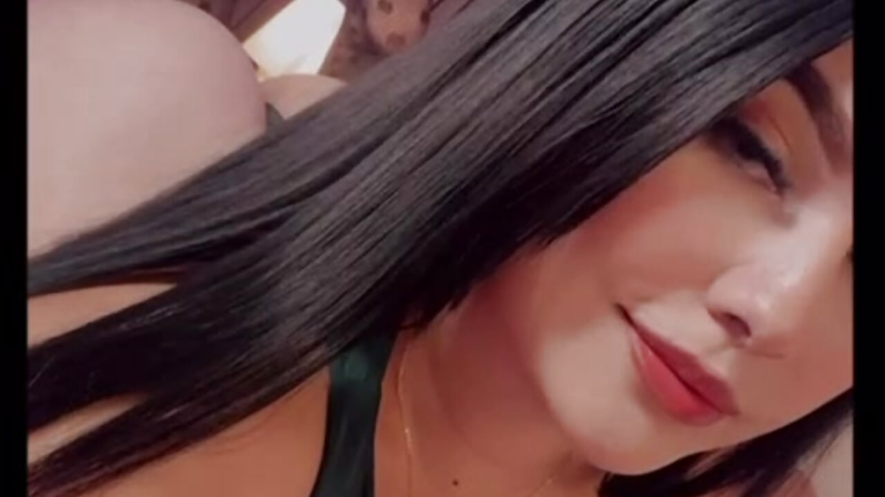 Booty Tease Mode On 😈🍑  Sensual Twerk Show 🍑🔥 - MiaaFarrel adlı kamera modelinin videosu