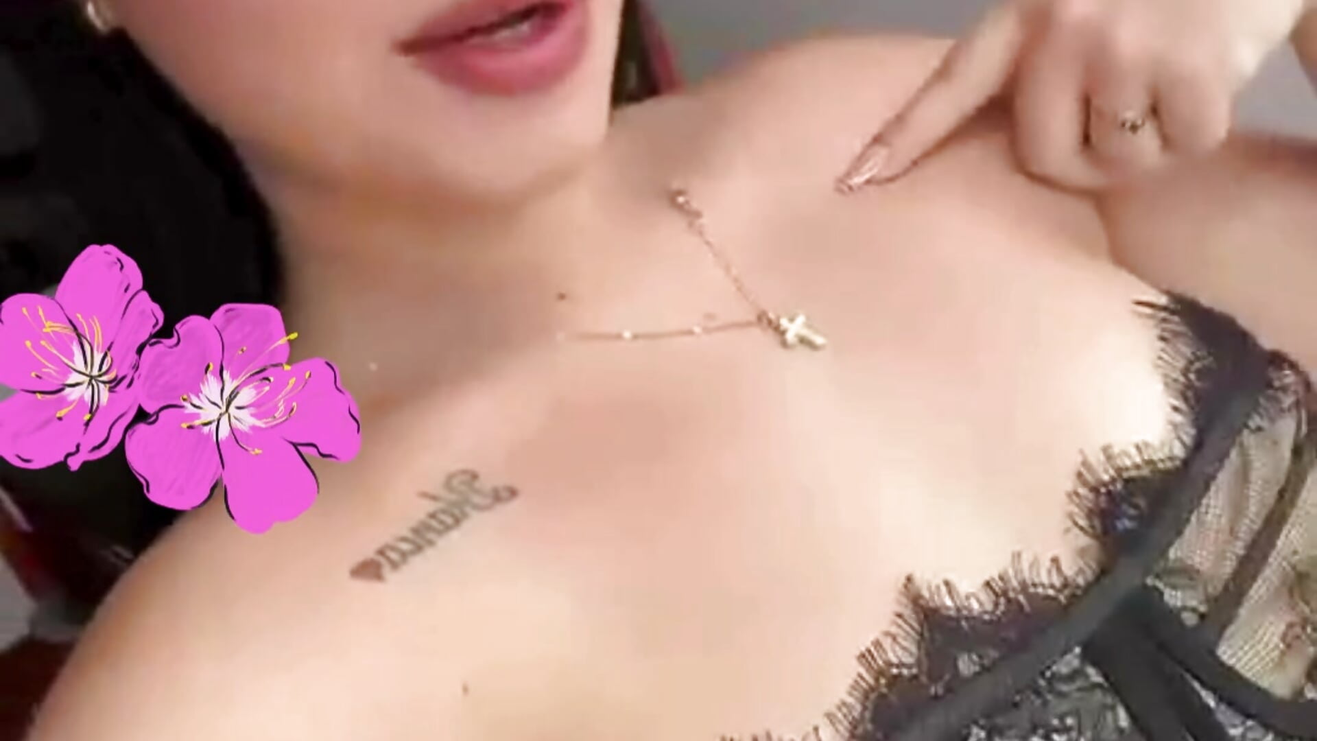 My ass loves attention 🍑💋 - відео від вебкаммоделі MiaaFarrel