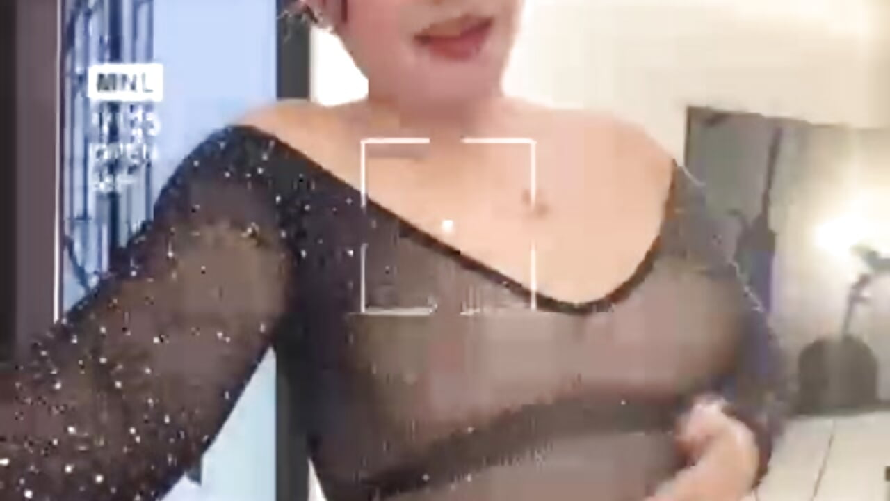 Slow moves… big curves… zero control 😏🍑 My ass is ready to make you lose your mind 🔥 - فيديو من MiaaFarrel موديل الكام