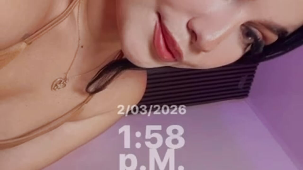 New week, new temptations 🍑🔥 I’m online ready to drive you crazy with my sensual moves 😏💦 - video by MiaaFarrel