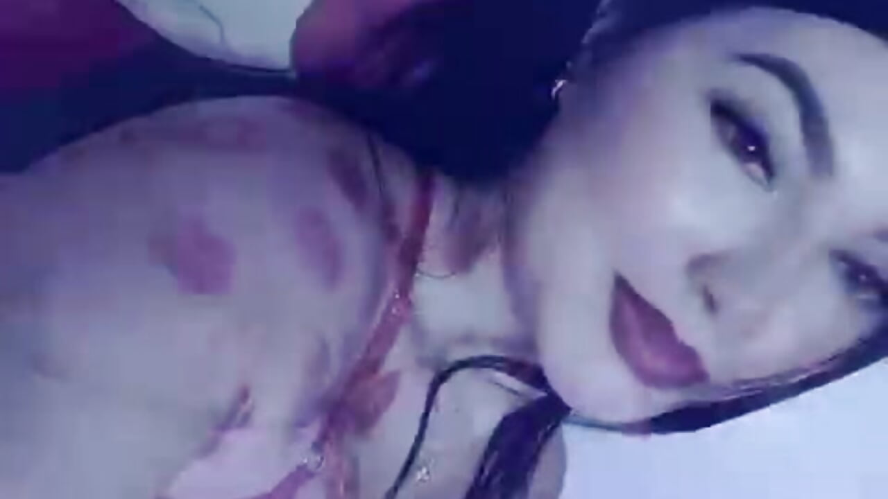 Online… ready to make you sin with every move 😏🔥🍑 - vidéo du modèle de showcams MiaaFarrel