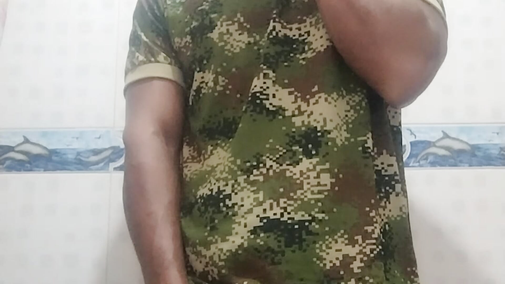 Mornings in the bathroom - video của người mẫu cam Adam_Morgan2