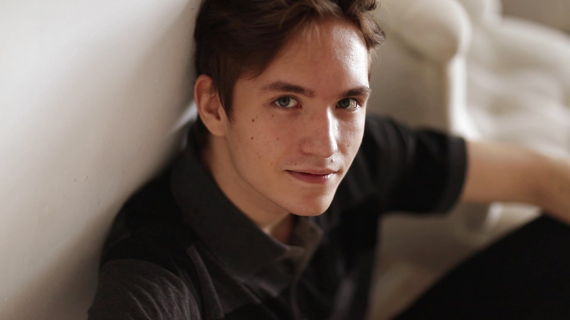 It's like hypnosis - video by Ethansinful cam model