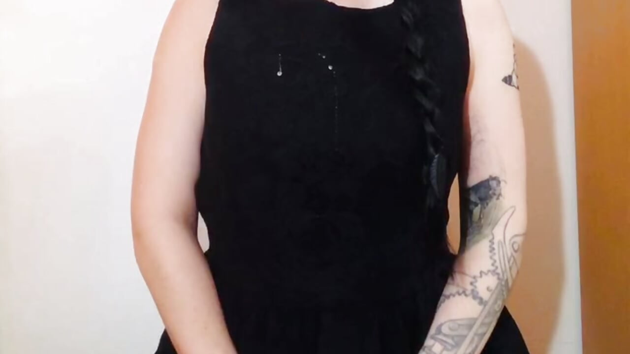 Saliva on my dress👅💦