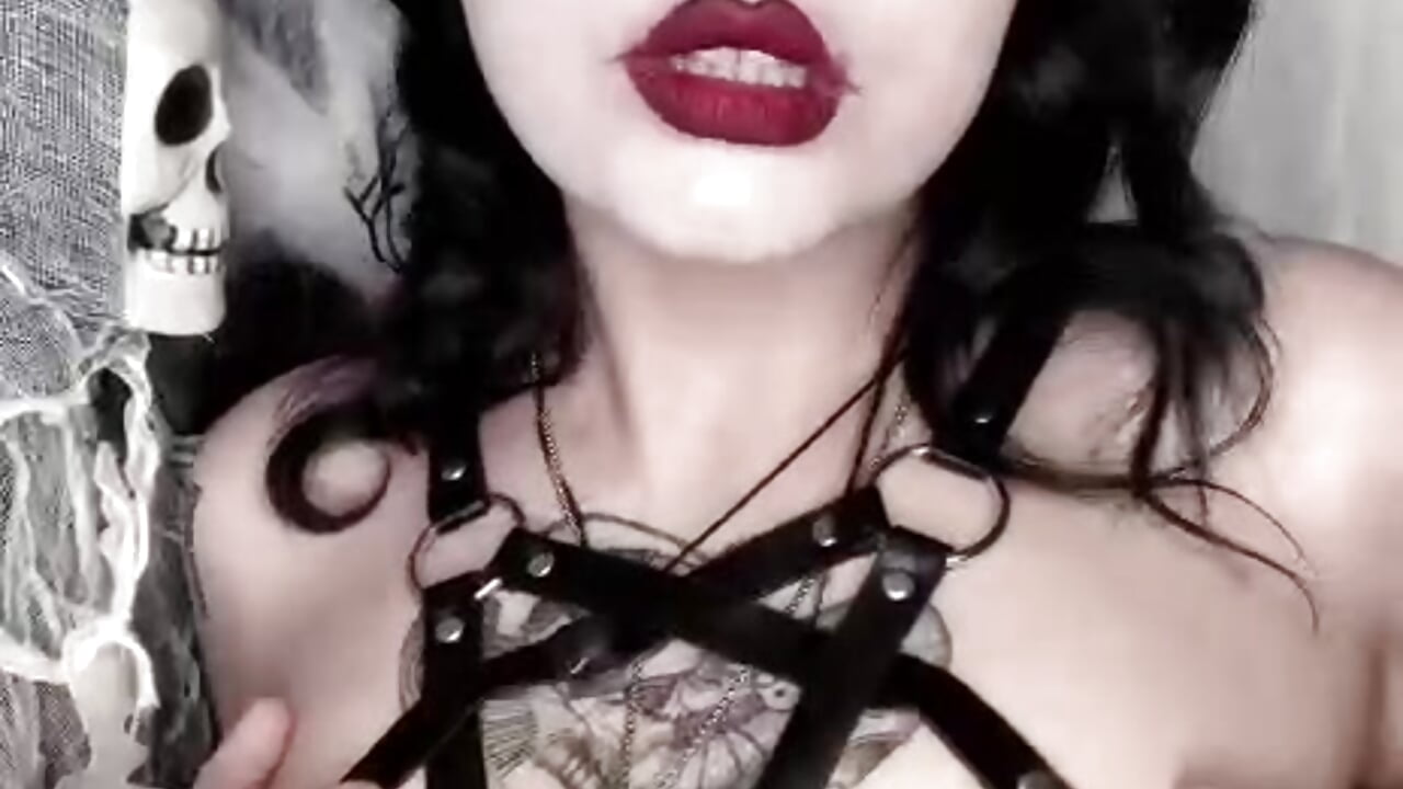 your mistress of darkness - video by ArlineCarroll cam model