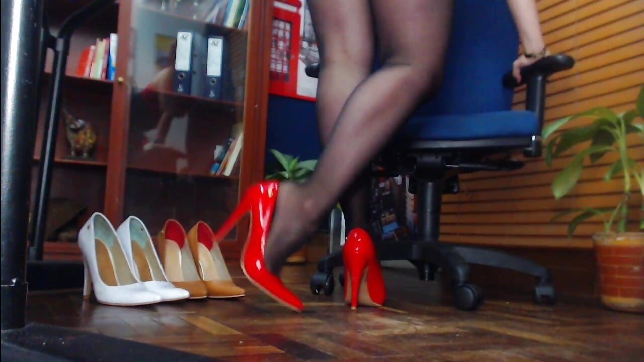 Shoeplay - video by sweet_mile cam model