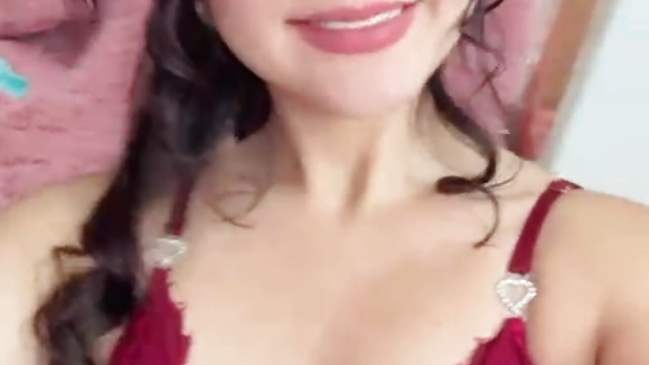 A kiss for you my loves! - video by sofi_sweet_7 cam model