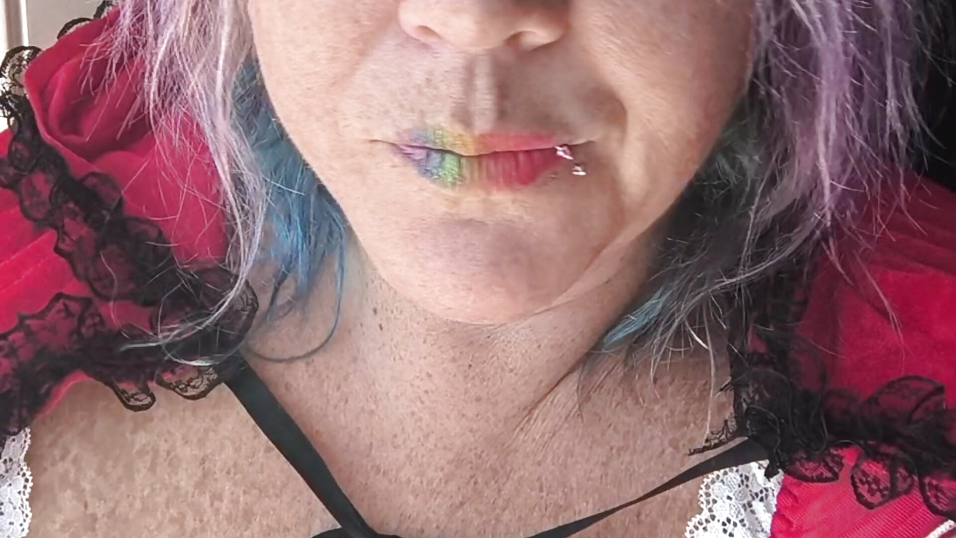 Blowing Smoke Rings - Video von Courdles Cam-Model