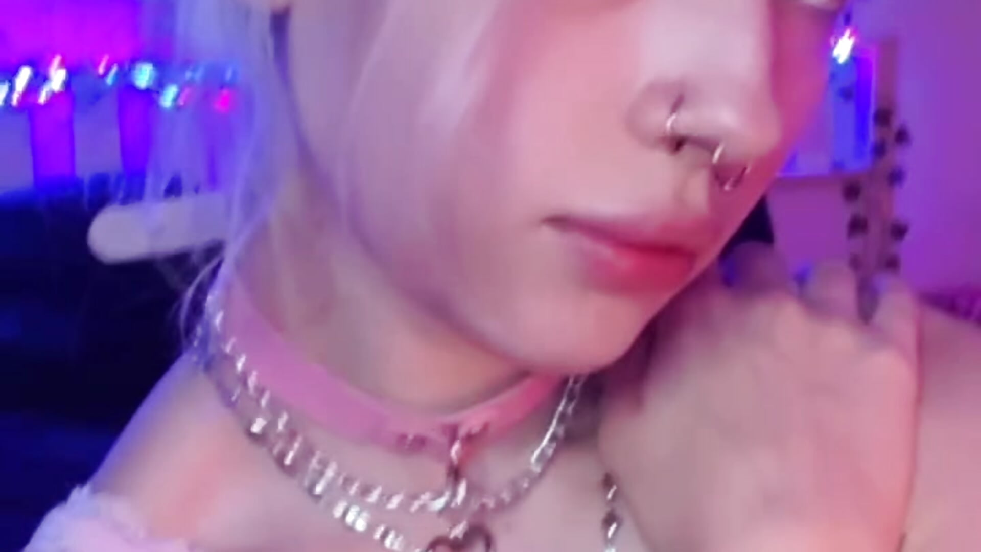 IMG - video by Emily_Flowers_ cam model