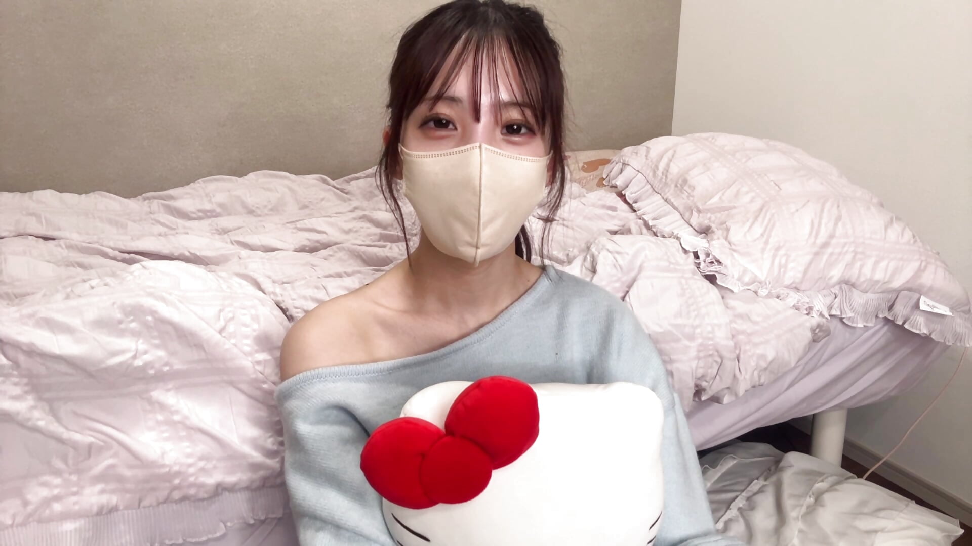 100の質問答えます❣️🙋‍♀️in my bed room🛌🌙with my friend👭💞