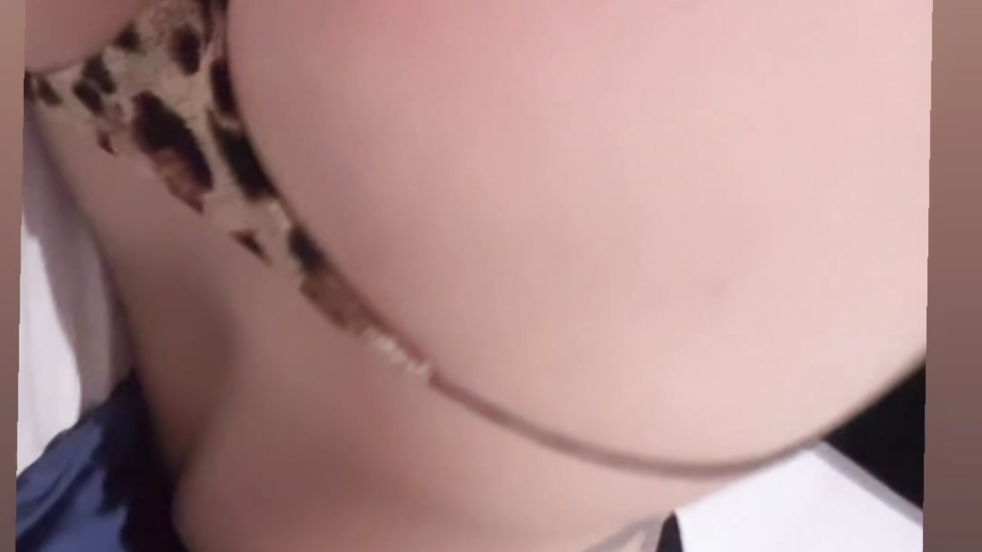 Ass 🍑 - video by Sarah_L0 cam model