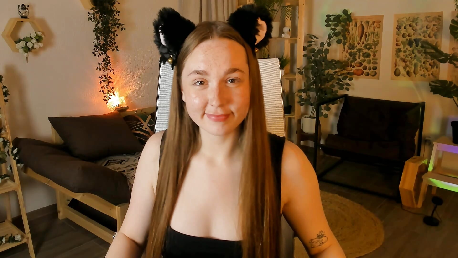 Meow - video by NayaraDelolmo cam model