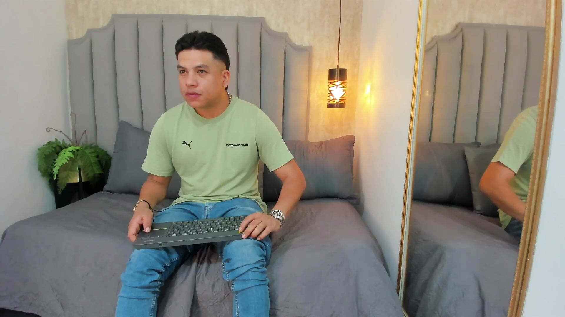 Active in my show ... 😈😈😈 - video by Dominic_Taylor_ cam model