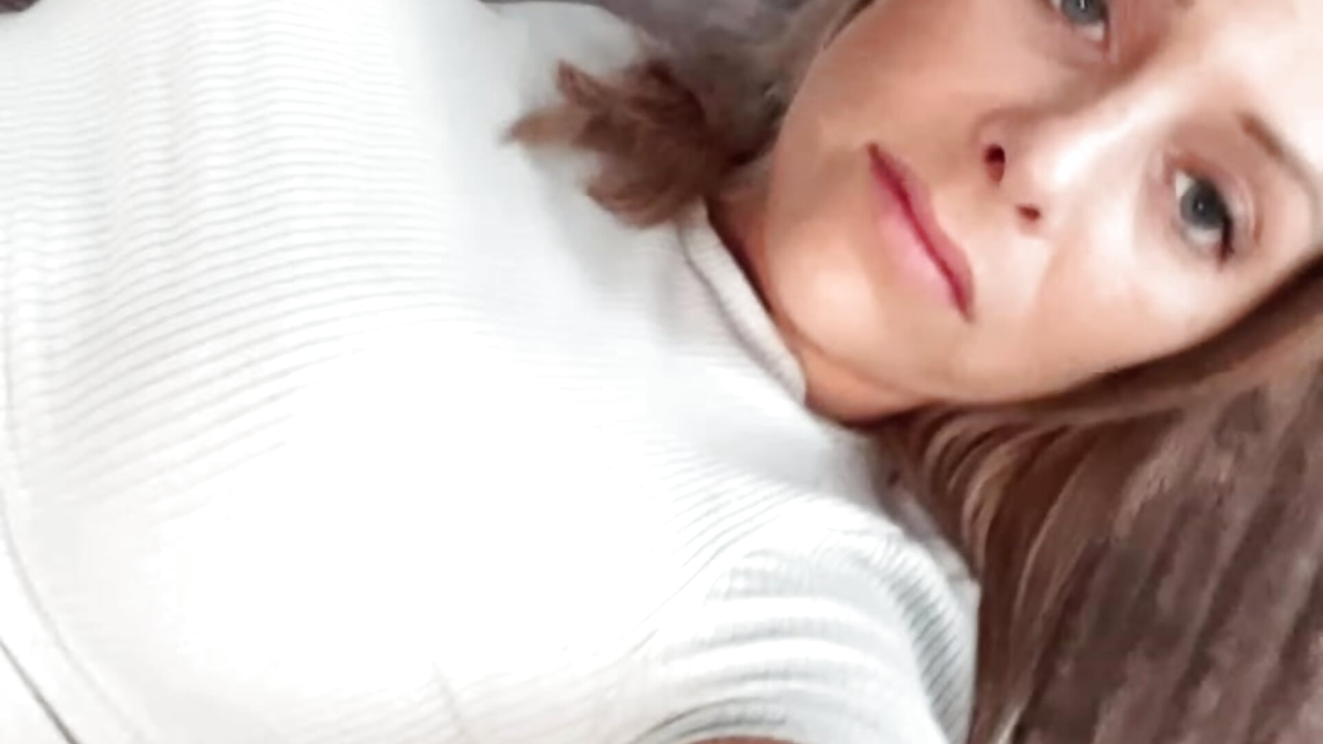 Hiii🥰－カメラキャストのemily-beckerの動画