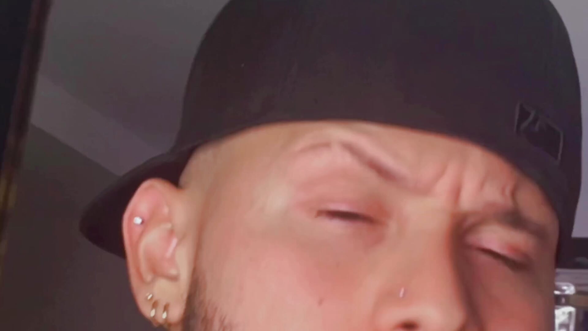 andrewcorey1 – popularni video modela na kameri 3968