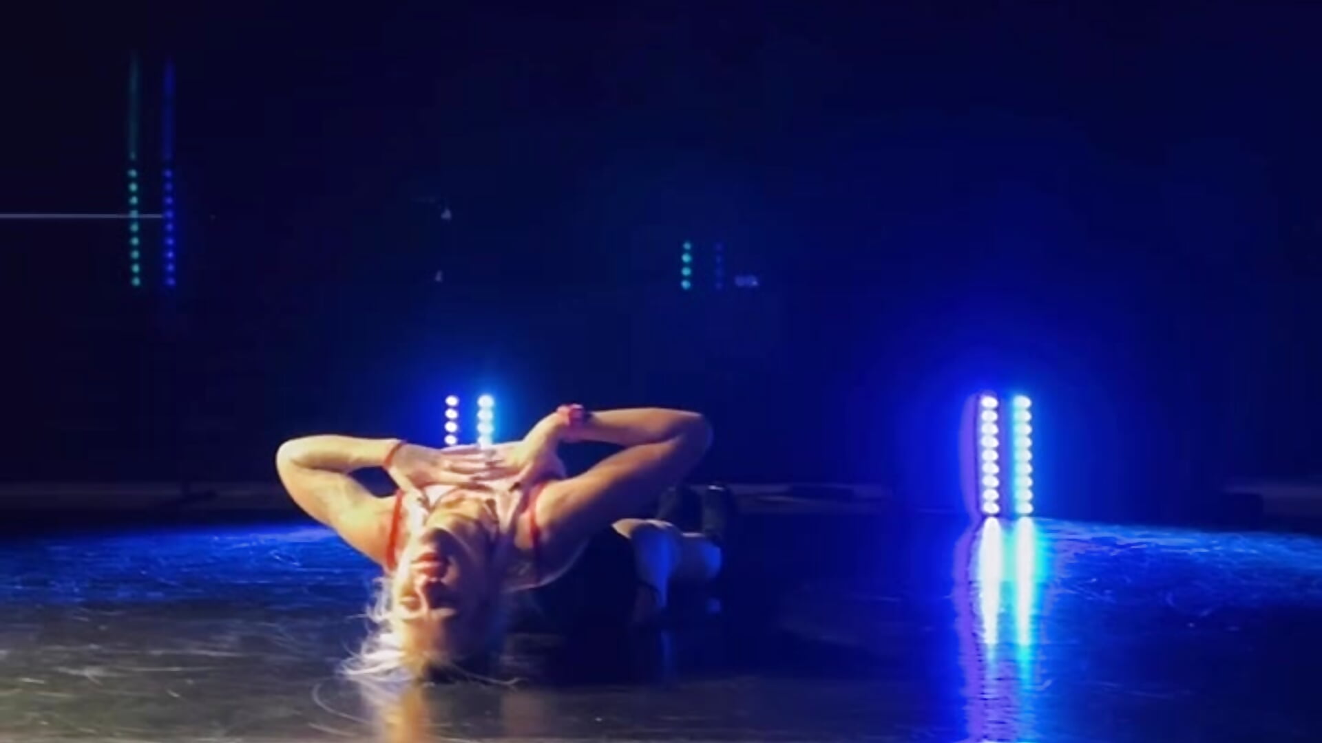 HOT ♥ – видео вебкам-модели Kira_Key