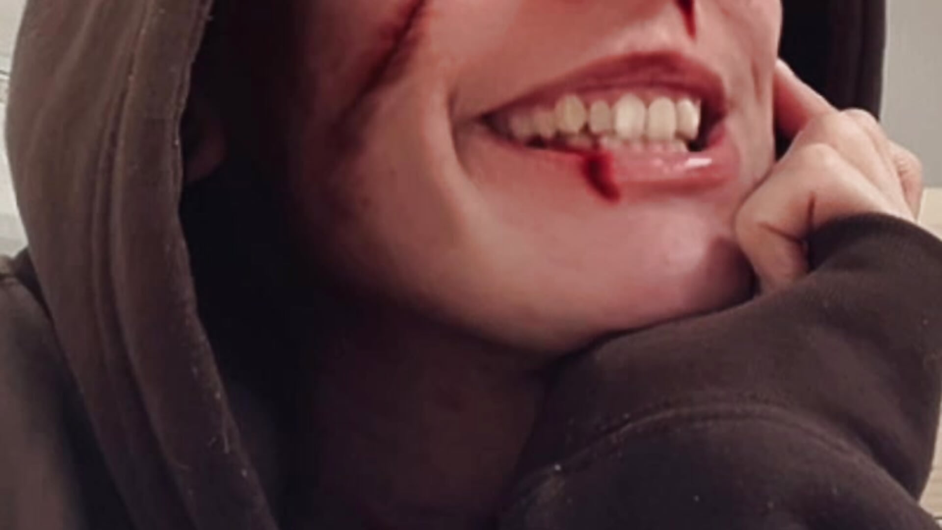 Jeu de langues jeux de vilains - video by Styxlust cam model