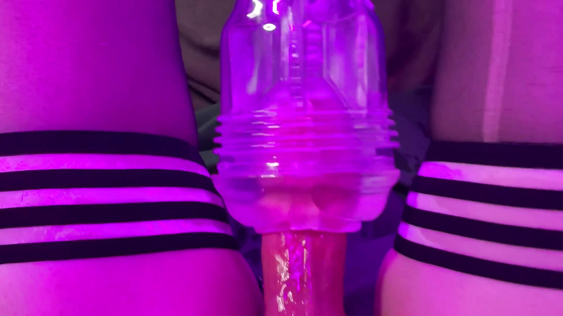 Ever fantasized about the POV for a quick PULLOUT & CUM during one of my live shows? Hehe 🤭 💦 🥵
