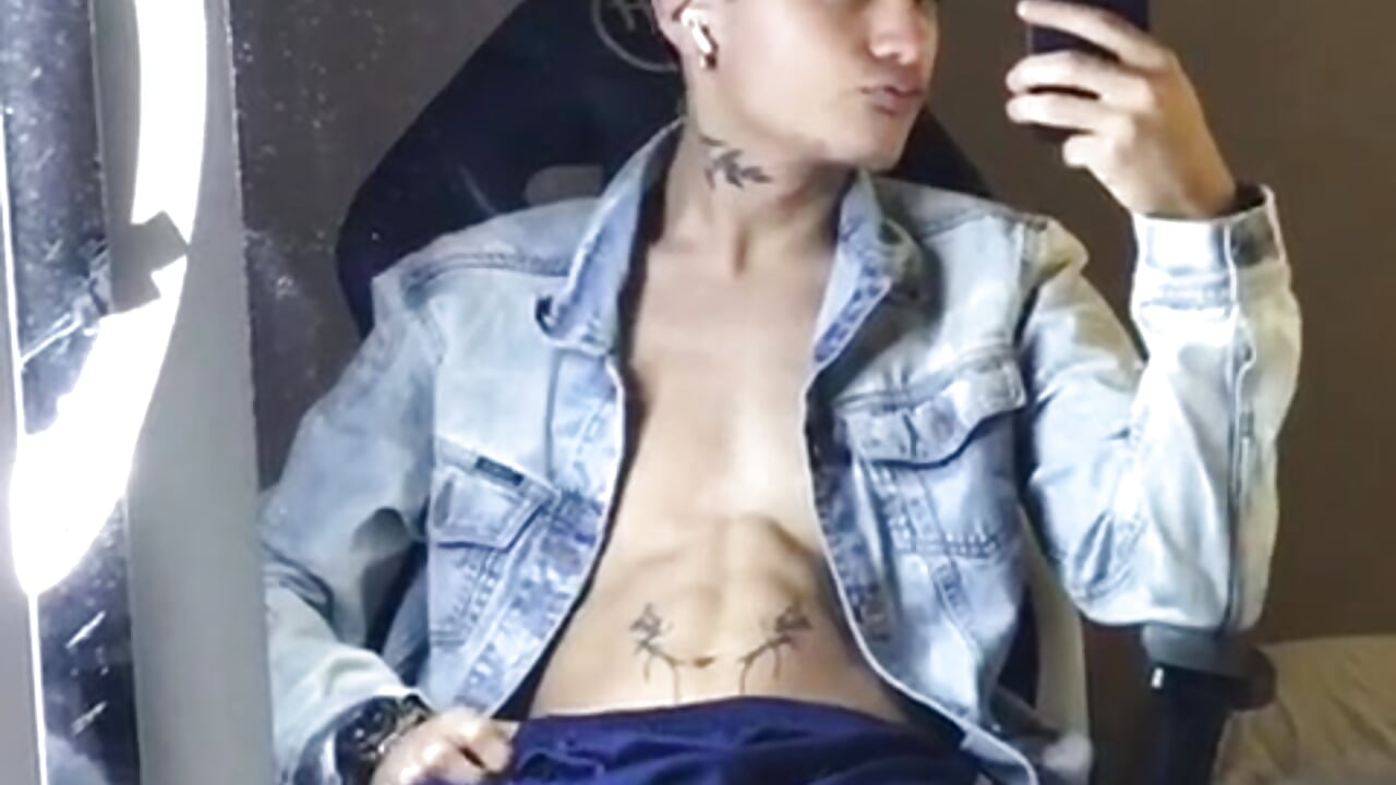 mirror - vidéo du modèle de showcams SkinnyZetth