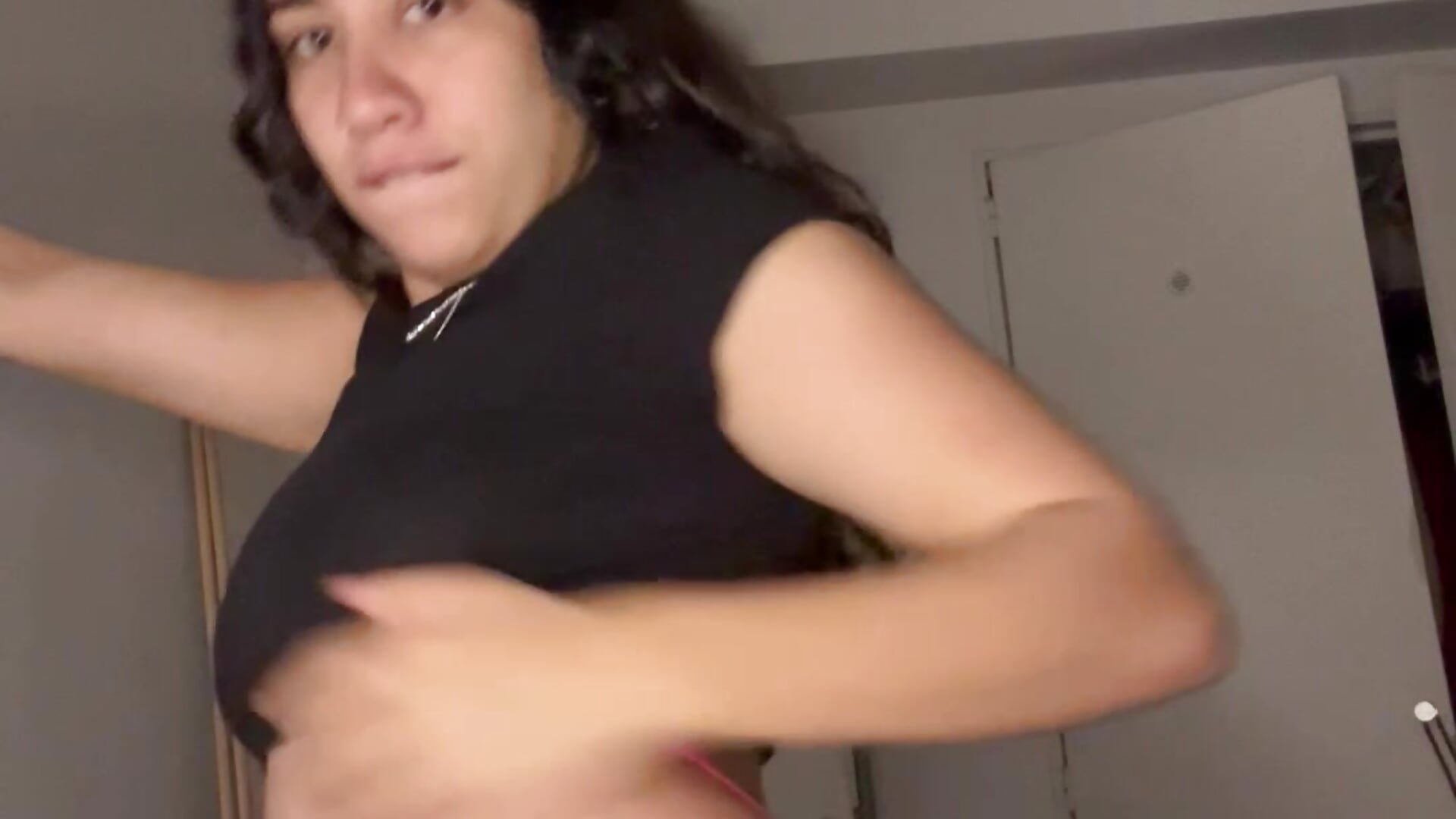 FINGERING MY PUSSY