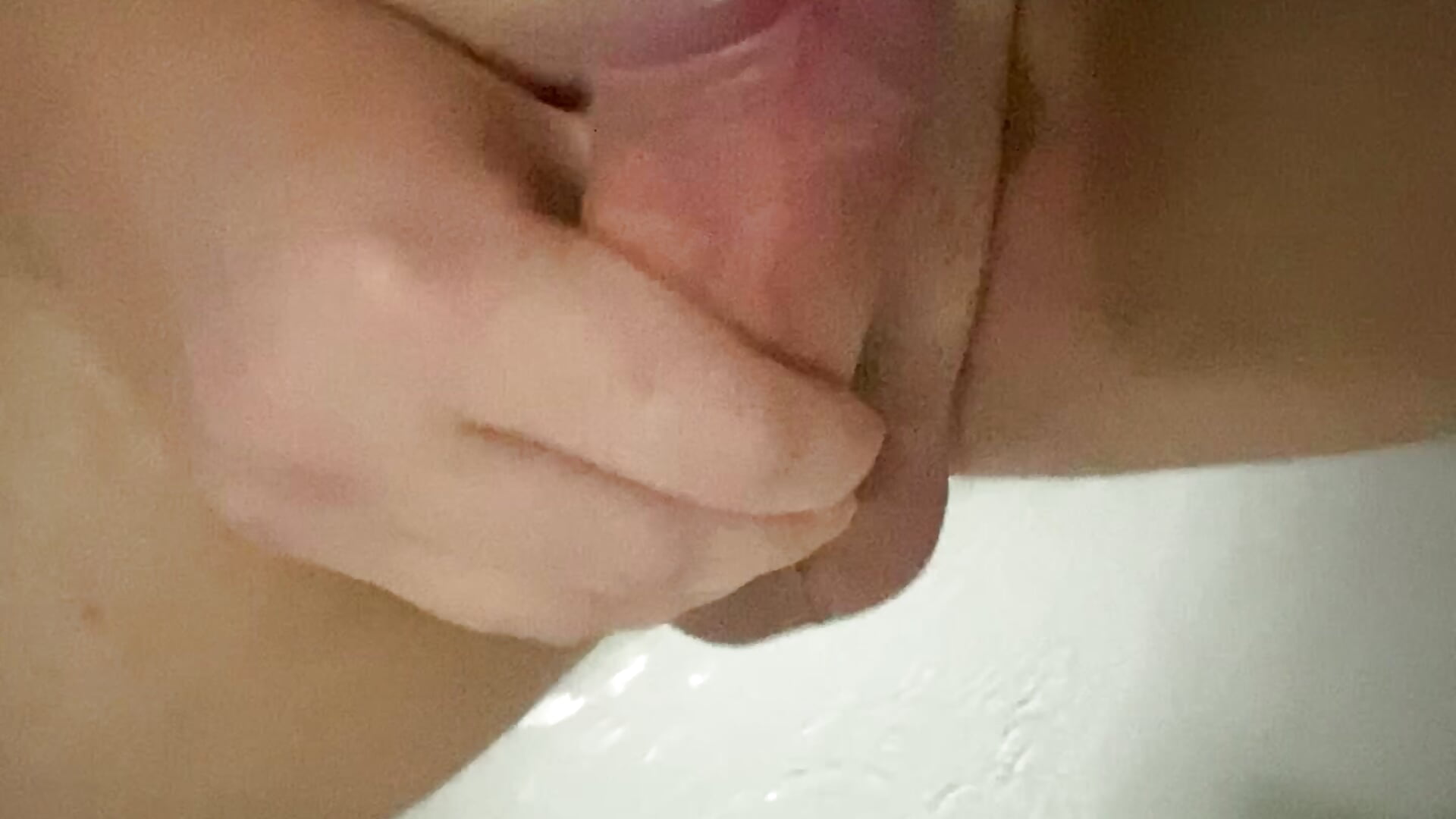 Cock – video od webkamerové modelky LilyJuce