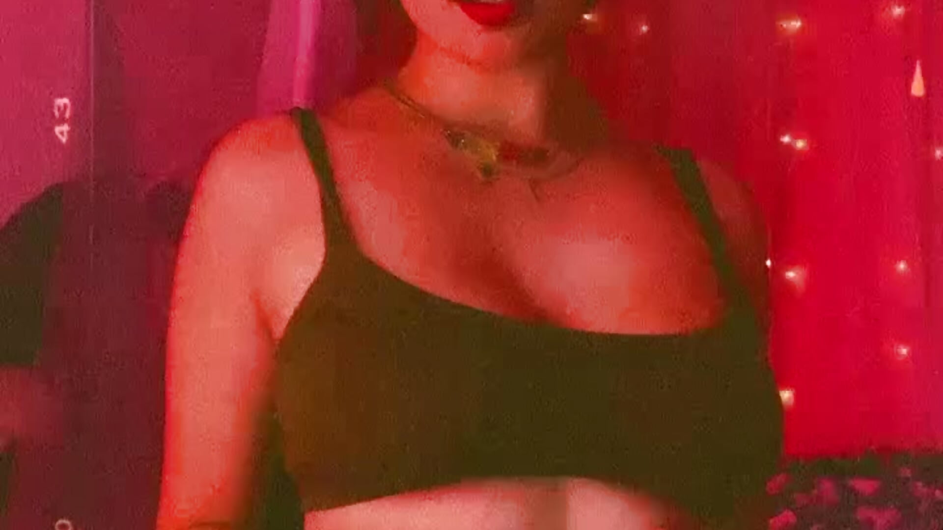 🫦