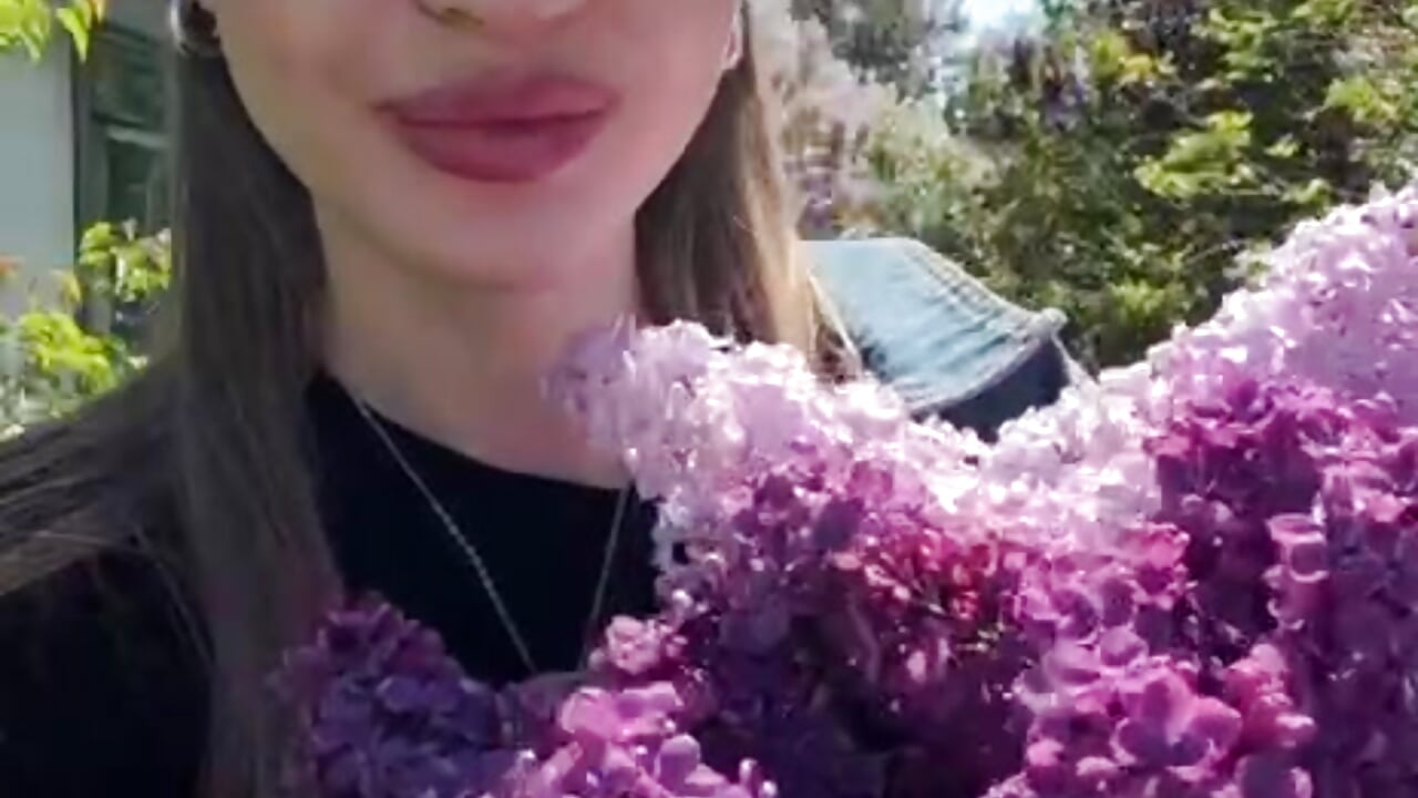 love flowers－カメラキャストのAlexaWildsの動画