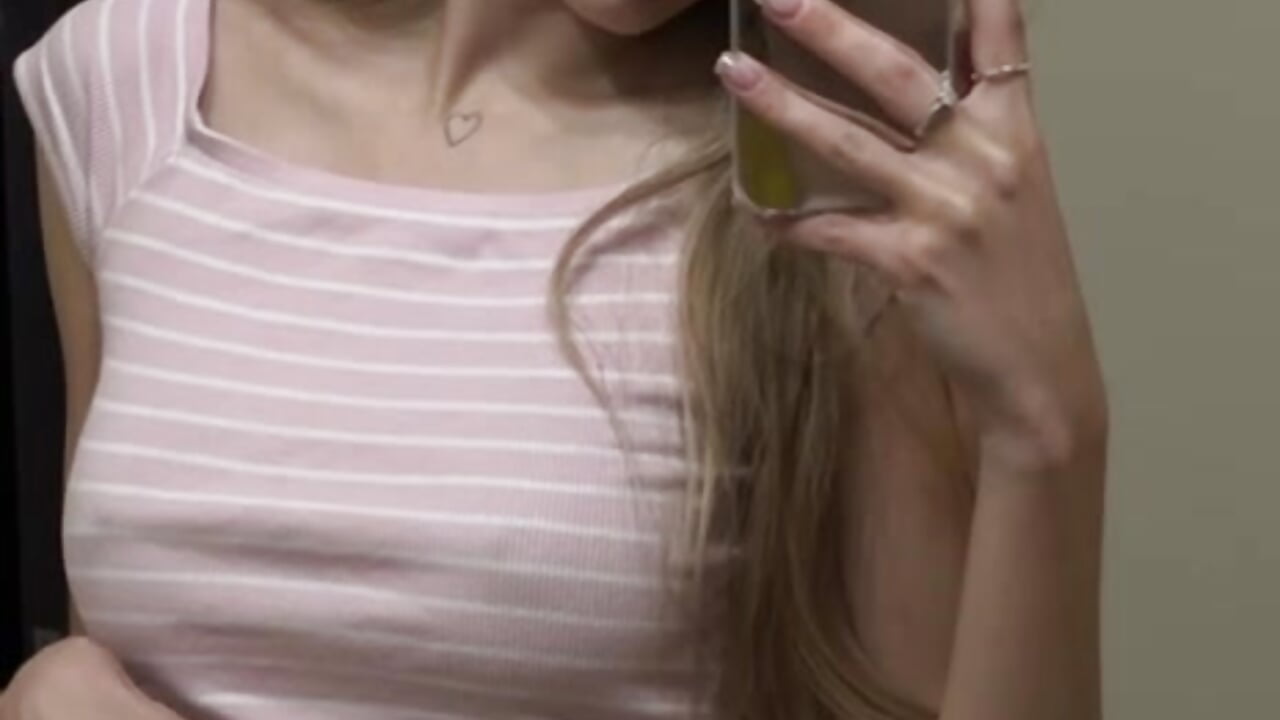 sleepy－カメラキャストのAlexaWildsの動画