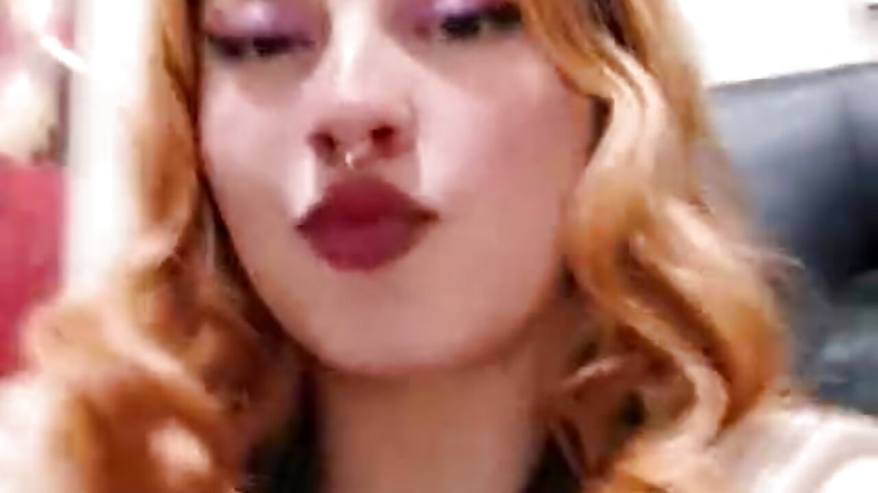 hola te mando un besito