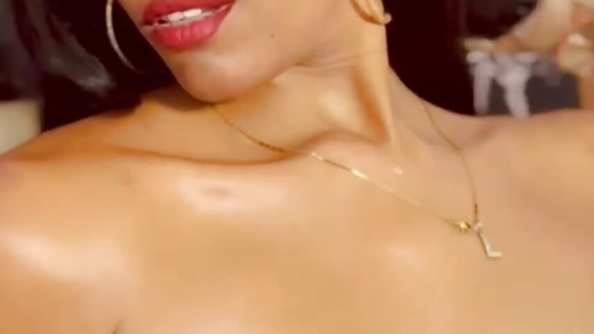 My body - video by _tinny_jr cam model
